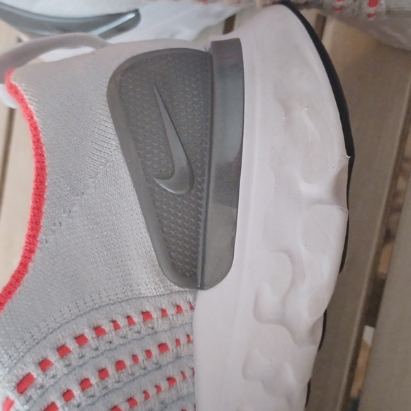 Nike MENS REACT PHANTOM  SIZE 9 - Picture 4 of 9